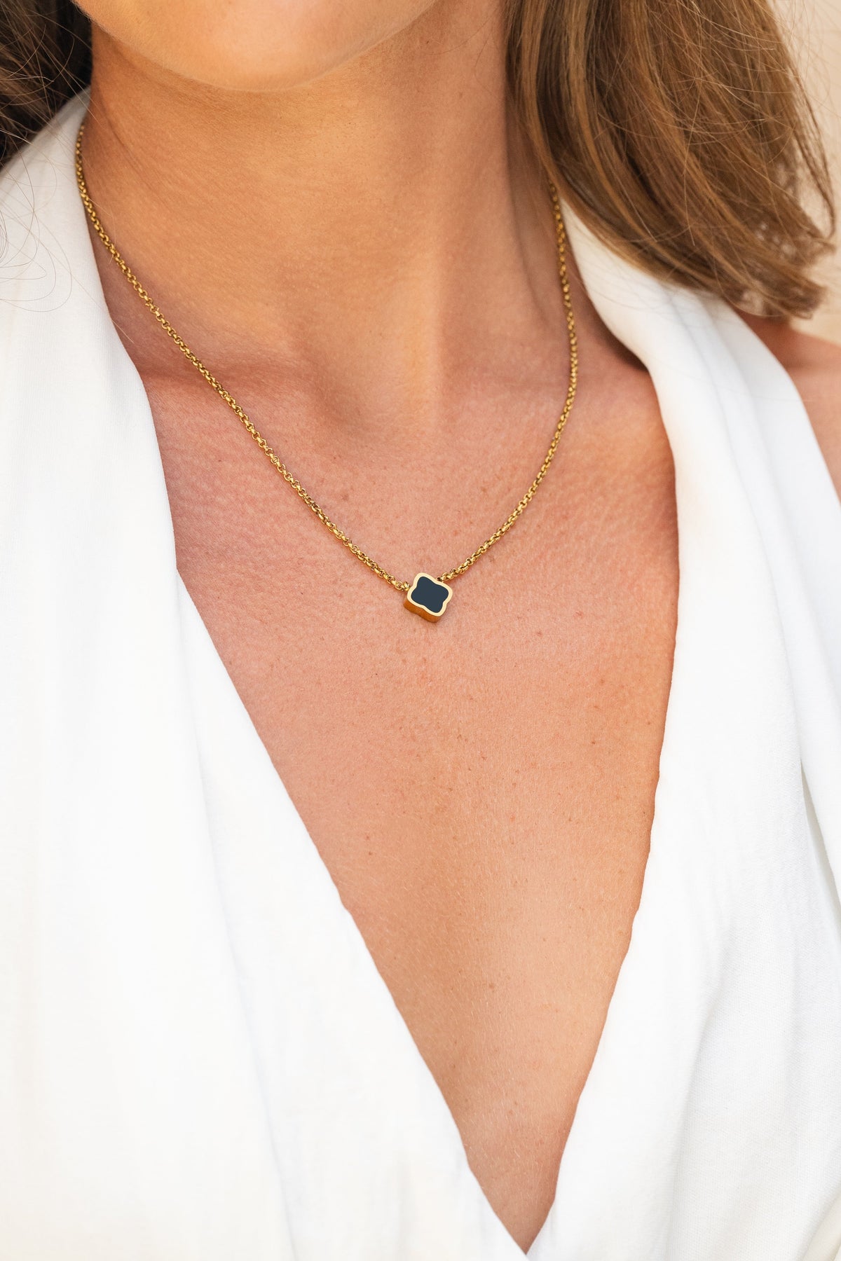 Single Quatrefoil Pendant Necklace