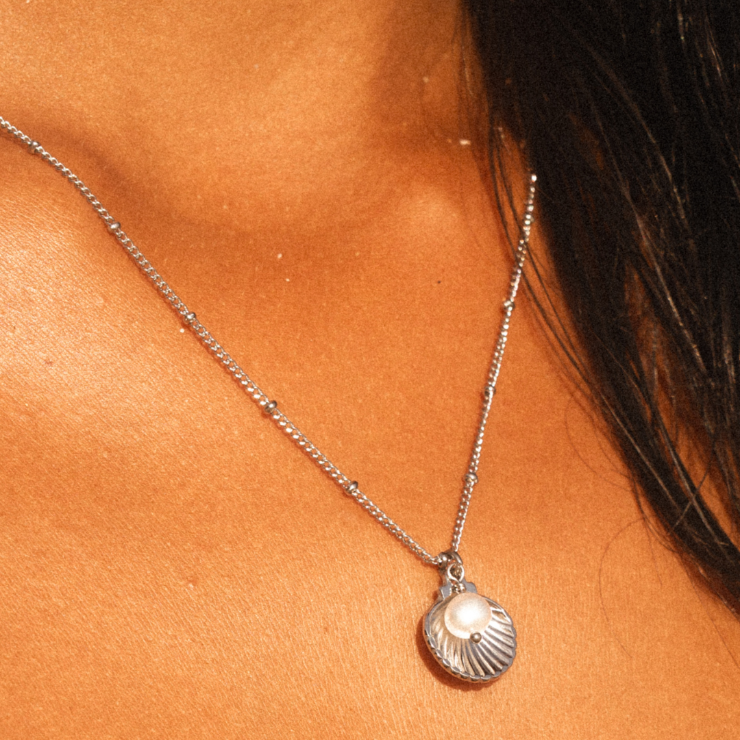 Reversible Shell and Pearl Pendant Necklace