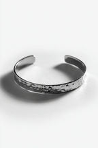 Men’s Hammered Stainless Steel Cuff Bracelet, 6 mm — Costa Bruta