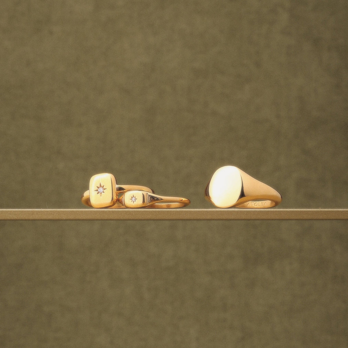 Starburst White Stone Signet Ring — Starlight