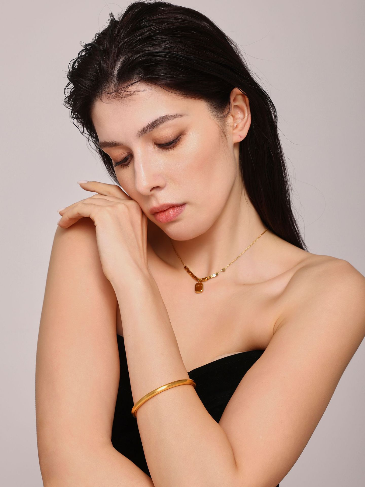 Smooth Rounded Bangle — Aurora Classic