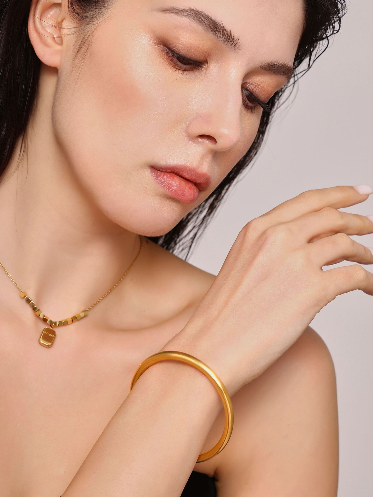 Smooth Rounded Bangle — Aurora Classic